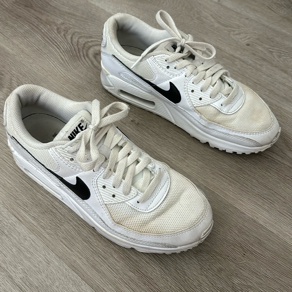 NIKE AIR MAX 90: womens 9.5